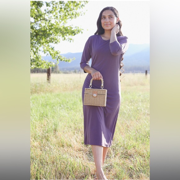 Dainty Jewells Dresses & Skirts - LIKE NEW! Dainty Jewells A New Beginning midi dress in purple